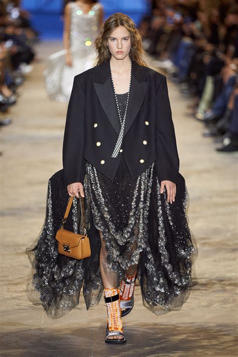 louis vuitton dresses spring 2022.